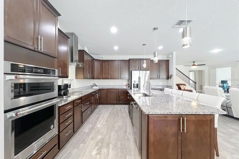 House in Orlando, Florida 4 bedrooms, 365.2 sq.m. № 1832561 - photo 10