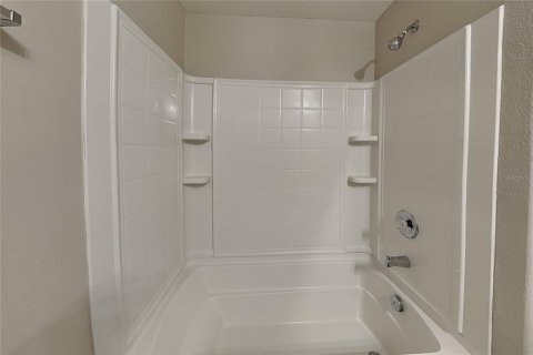 Villa ou maison à louer à Wimauma, Floride: 4 chambres, 179.95 m2 № 2416414 - photo 14