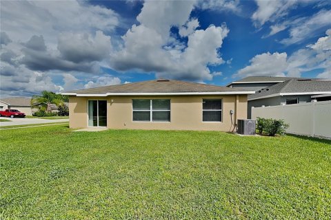 Villa ou maison à louer à Wimauma, Floride: 4 chambres, 179.95 m2 № 2416414 - photo 16