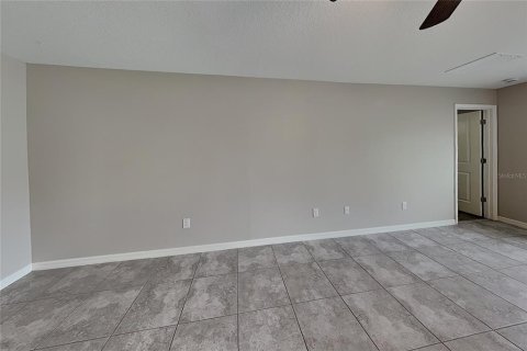 Villa ou maison à louer à Wimauma, Floride: 4 chambres, 179.95 m2 № 2416414 - photo 2