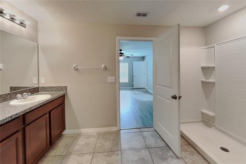Villa ou maison à louer à Wimauma, Floride: 4 chambres, 179.95 m2 № 2416414 - photo 8