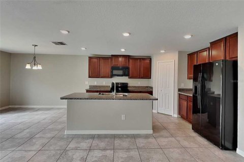 Villa ou maison à louer à Wimauma, Floride: 4 chambres, 179.95 m2 № 2416414 - photo 6