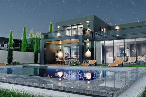 Land in Miami, Florida № 2046427