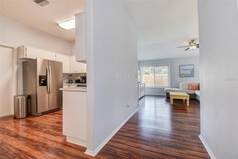 House in Palm Harbor, Florida 2 bedrooms, 107.02 sq.m. № 1912816 - photo 3