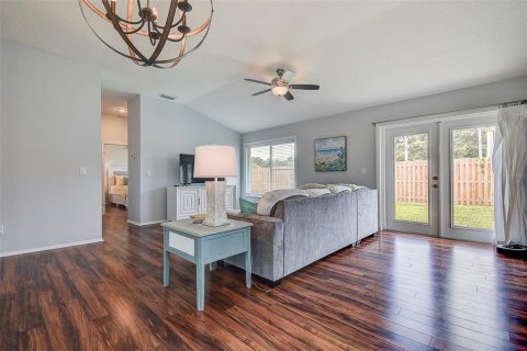 House in Palm Harbor, Florida 2 bedrooms, 107.02 sq.m. № 1912816 - photo 5