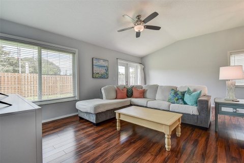 House in Palm Harbor, Florida 2 bedrooms, 107.02 sq.m. № 1912816 - photo 7