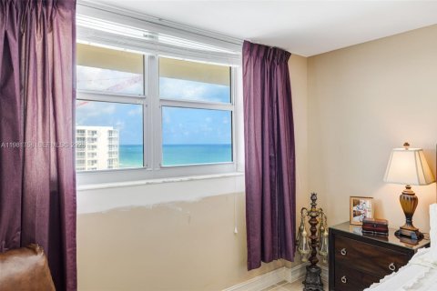 Copropriété à vendre à Surfside, Floride: 2 chambres, 95.13 m2 № 2042986 - photo 13