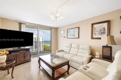 Copropriété à vendre à Surfside, Floride: 2 chambres, 95.13 m2 № 2042986 - photo 9