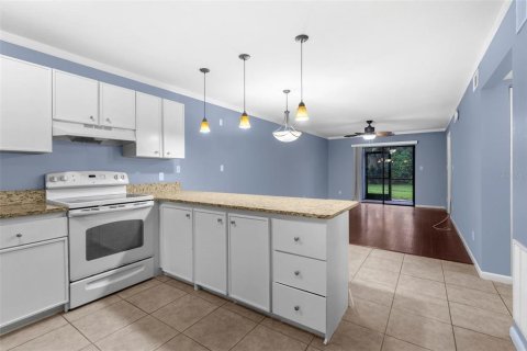 Condo in Bradenton, Florida, 2 bedrooms  № 1901835 - photo 5