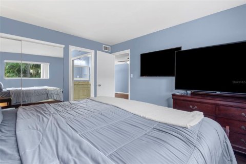 Condo in Bradenton, Florida, 2 bedrooms  № 1901835 - photo 12