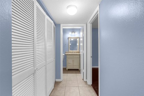 Condo in Bradenton, Florida, 2 bedrooms  № 1901835 - photo 14