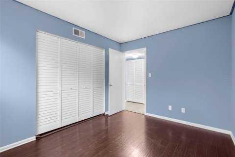 Condo in Bradenton, Florida, 2 bedrooms  № 1901835 - photo 18