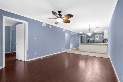 Condo in Bradenton, Florida, 2 bedrooms  № 1901835 - photo 10