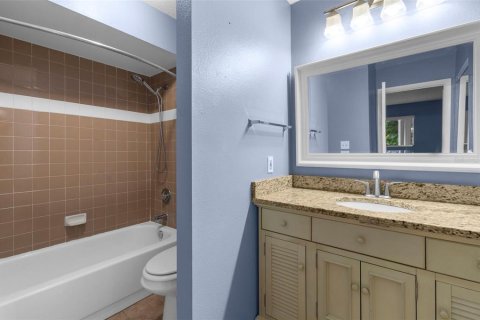 Condo in Bradenton, Florida, 2 bedrooms  № 1901835 - photo 13