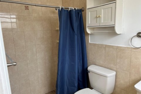 Casa en alquiler en Miramar, Florida, 5 dormitorios, 154.03 m2 № 1163279 - foto 1