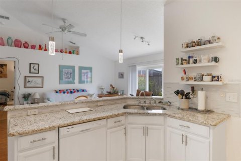 House in DeBary, Florida 3 bedrooms, 174.93 sq.m. № 1767408 - photo 11