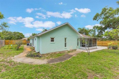 House in DeBary, Florida 3 bedrooms, 174.93 sq.m. № 1767408 - photo 24