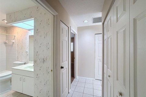 Villa ou maison à vendre à Venice, Floride: 2 chambres, 95.32 m2 № 1914825 - photo 11