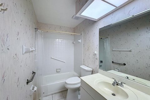 Villa ou maison à vendre à Venice, Floride: 2 chambres, 95.32 m2 № 1914825 - photo 12