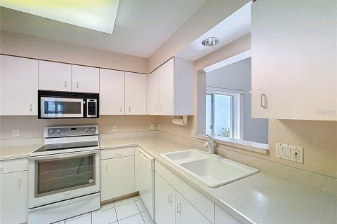 Villa ou maison à vendre à Venice, Floride: 2 chambres, 95.32 m2 № 1914825 - photo 17