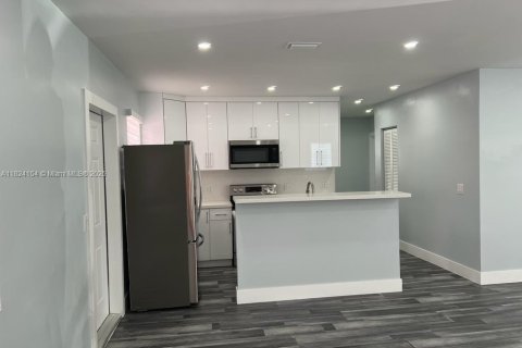 Villa ou maison à vendre à Miami, Floride: 4 chambres, 141.3 m2 № 1791002 - photo 9