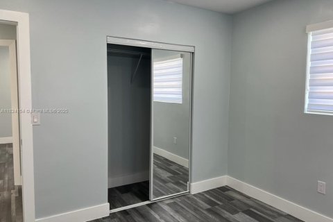 Villa ou maison à vendre à Miami, Floride: 4 chambres, 141.3 m2 № 1791002 - photo 4