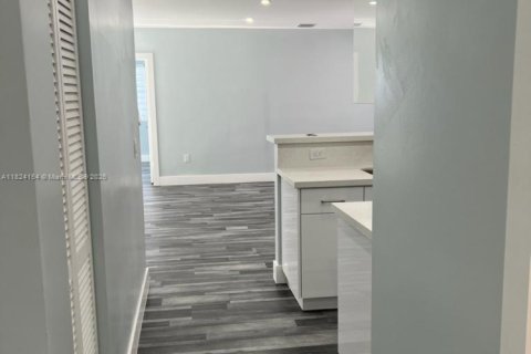 Villa ou maison à vendre à Miami, Floride: 4 chambres, 141.3 m2 № 1791002 - photo 12