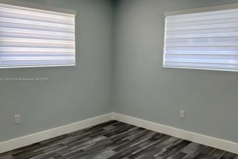 Villa ou maison à vendre à Miami, Floride: 4 chambres, 141.3 m2 № 1791002 - photo 14