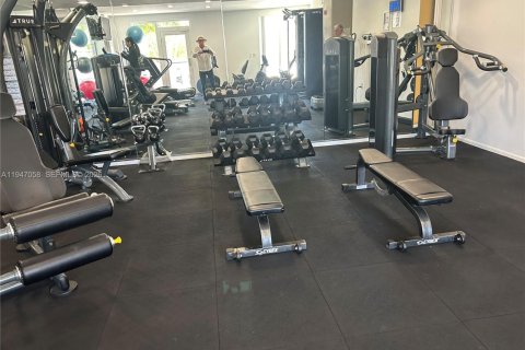 Condo in Coral Gables, Florida, 2 bedrooms  № 2003242 - photo 25