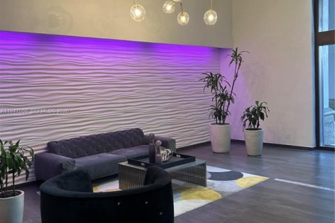 Condo in Coral Gables, Florida, 2 bedrooms  № 2003242 - photo 2