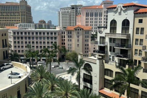 Condo in Coral Gables, Florida, 2 bedrooms  № 2003242 - photo 18