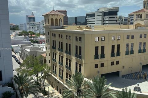 Condo in Coral Gables, Florida, 2 bedrooms  № 2003242 - photo 19