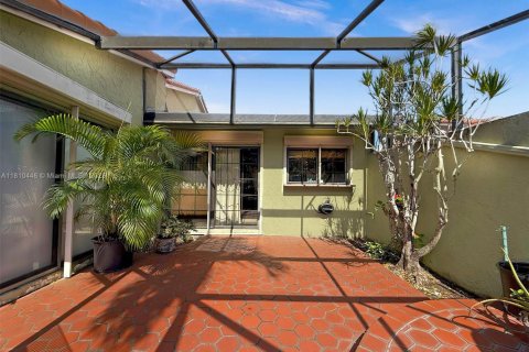Casa en venta en Miami, Florida, 3 dormitorios, 143.16 m2 № 1756200 - foto 7