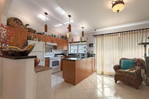 Casa en venta en Miami, Florida, 3 dormitorios, 143.16 m2 № 1756200 - foto 18