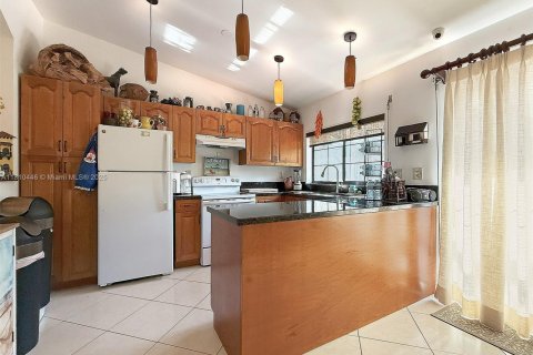 Casa en venta en Miami, Florida, 3 dormitorios, 143.16 m2 № 1756200 - foto 17