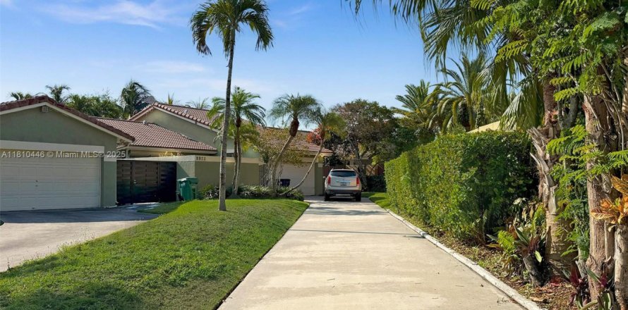 Casa en Miami, Florida 3 dormitorios, 143.16 m2 № 1756200