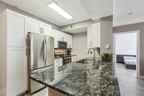 Condo in Tampa, Florida, 2 bedrooms  № 1887021 - photo 7