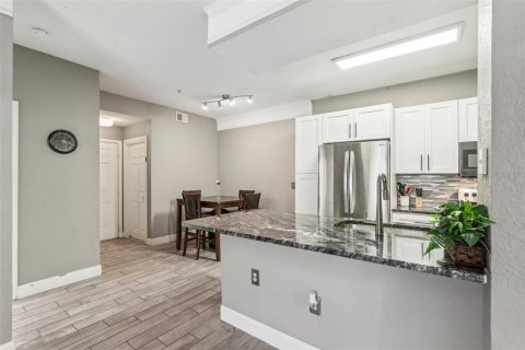 Condo in Tampa, Florida, 2 bedrooms  № 1887021 - photo 10