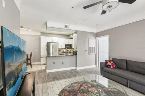 Condo in Tampa, Florida, 2 bedrooms  № 1887021 - photo 13