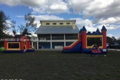 House in Fort Myers, Florida 6 bedrooms, 313.17 sq.m. № 1954690 - photo 27