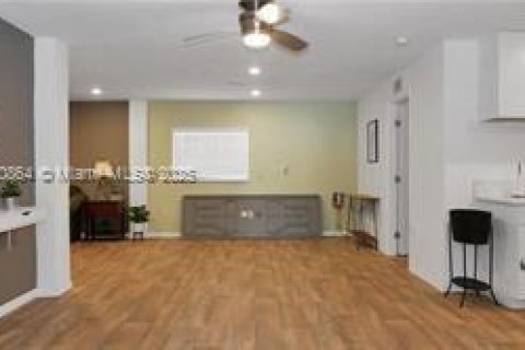 House in Fort Myers, Florida 6 bedrooms, 313.17 sq.m. № 1954690 - photo 4
