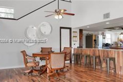 House in Fort Myers, Florida 6 bedrooms, 313.17 sq.m. № 1954690 - photo 21