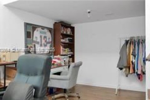 House in Fort Myers, Florida 6 bedrooms, 313.17 sq.m. № 1954690 - photo 13