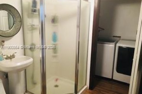 House in Fort Myers, Florida 6 bedrooms, 313.17 sq.m. № 1954690 - photo 22