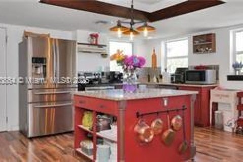 House in Fort Myers, Florida 6 bedrooms, 313.17 sq.m. № 1954690 - photo 19