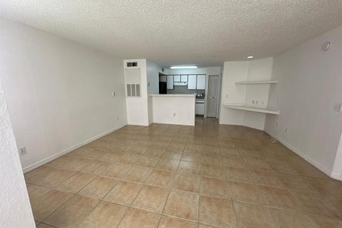 Condo in Kissimmee, Florida, 1 bedroom  № 1900272 - photo 3