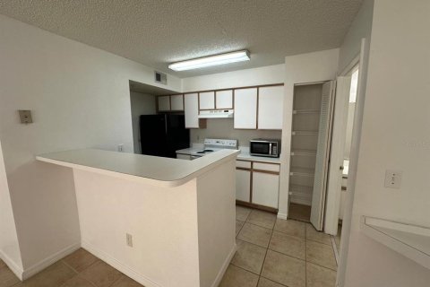 Condo in Kissimmee, Florida, 1 bedroom  № 1900272 - photo 5