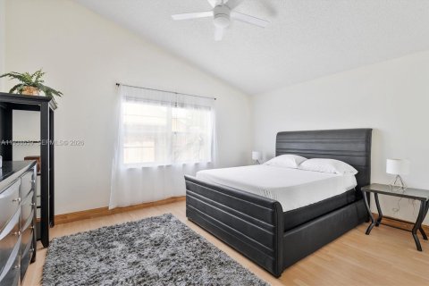 Villa ou maison à louer à Sunrise, Floride: 4 chambres, 149.57 m2 № 1996870 - photo 15