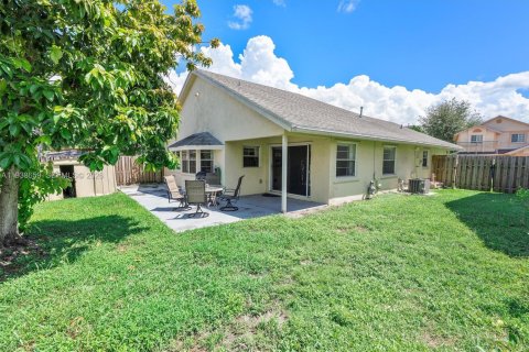 Villa ou maison à louer à Sunrise, Floride: 4 chambres, 149.57 m2 № 1996870 - photo 27