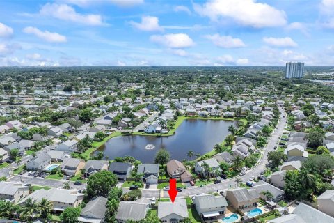 Villa ou maison à louer à Sunrise, Floride: 4 chambres, 149.57 m2 № 1996870 - photo 5